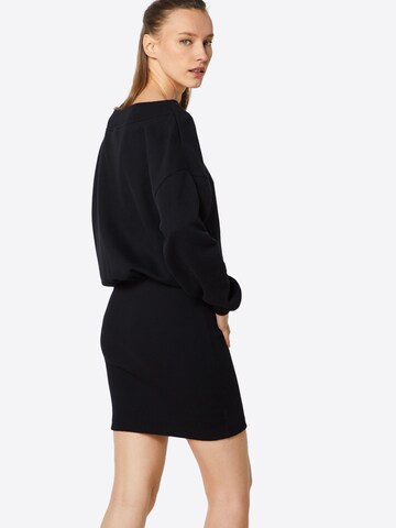 Robe Urban Classics en noir : derrière