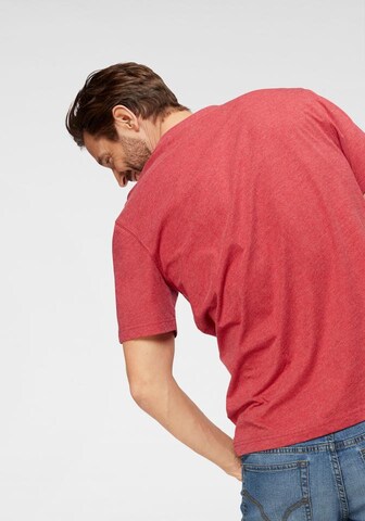 Man's World T-Shirt in Rot