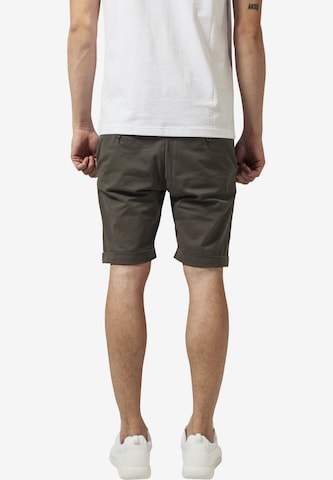 Urban Classics Regular Shorts in Grau