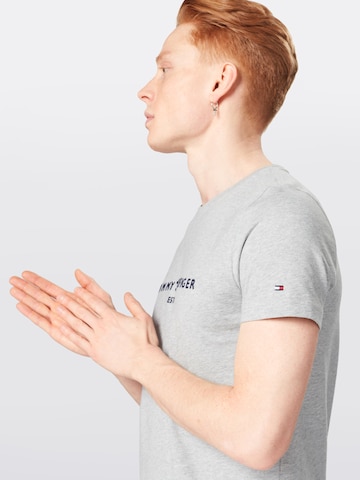 TOMMY HILFIGER Regularny krój Koszulka w kolorze szary