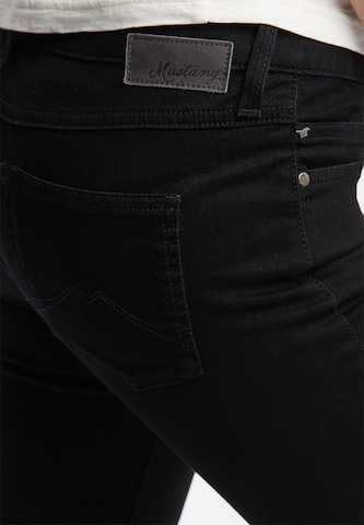 MUSTANG Skinny Jeans 'JASMIN' in Schwarz