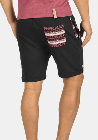 INDICODE JEANS Regular Sweatshorts 'Ian' in Schwarz