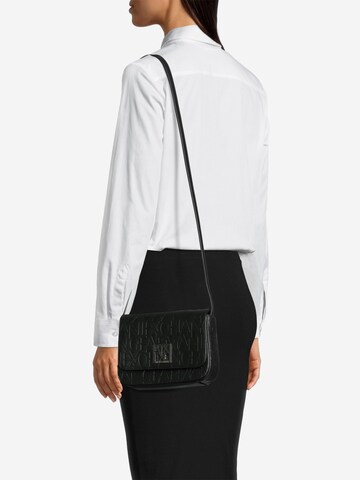 ARMANI EXCHANGE - Bolso de hombro en negro