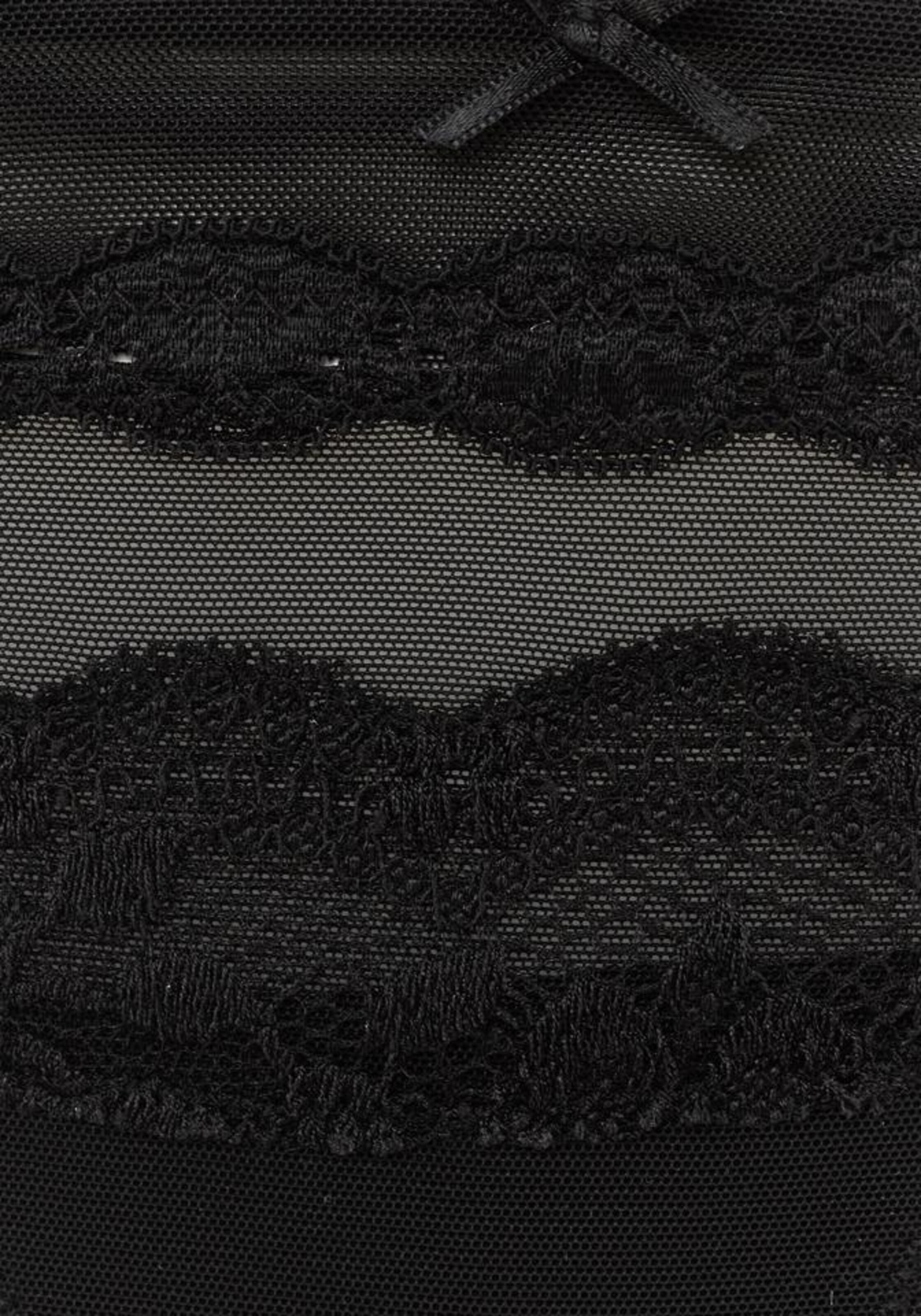 s.Oliver Стринг в черно