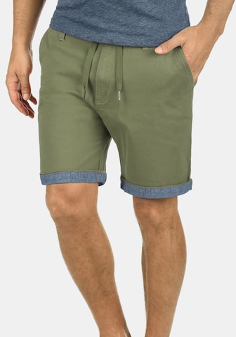 Regular Pantalon chino 'Lagoa' !Solid en vert : devant