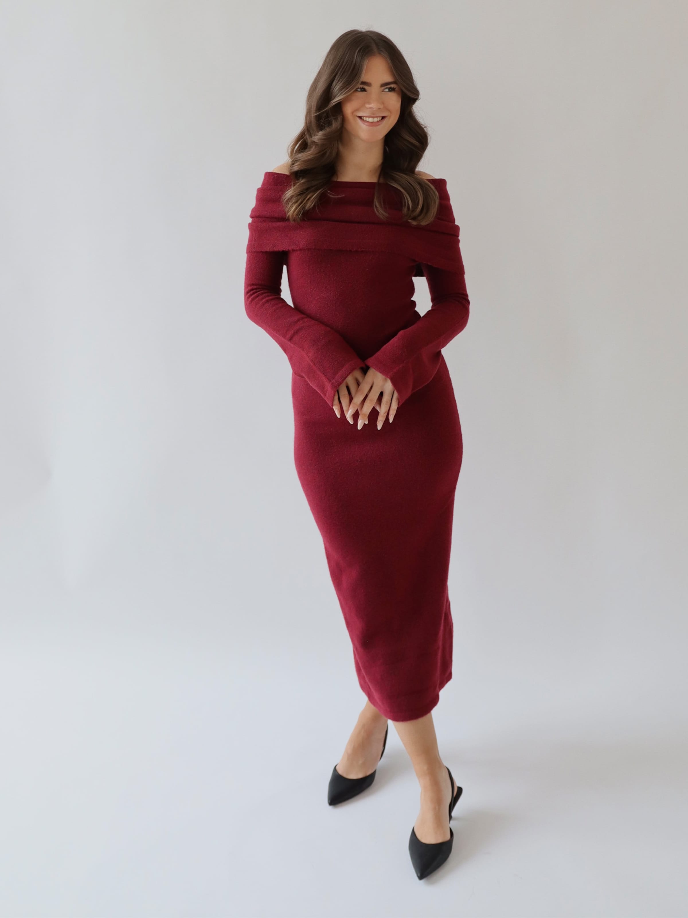 Henriette - Elegant Red Dress Look