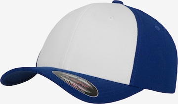 Flexfit Cap 'Performance' in Blue: front