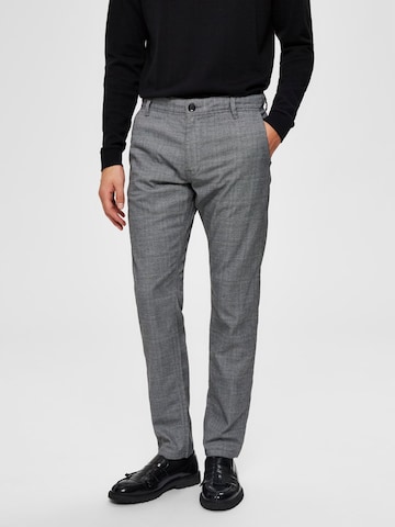 SELECTED HOMME Slim fit Chino Pants in Grey: front