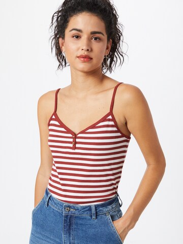 QS Top in Red: front