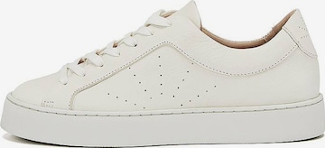 NINE TO FIVE Sneakers 'Laced Sneaker #Boi' in White: front