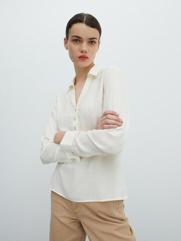 EDITED Blouse 'Kim' in White: front