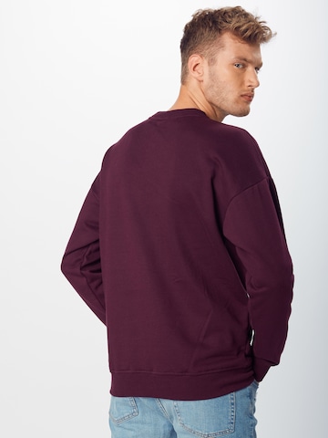 Urban Classics Sweatshirt in Rood: terug