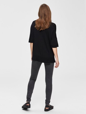 Tricou 'Wille' de la SELECTED FEMME pe negru