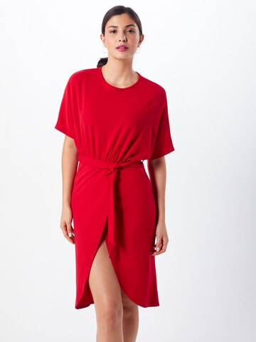 Boohoo - Vestido em vermelho: frente