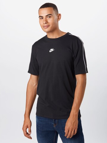 juoda Nike Sportswear Standartinis modelis Marškinėliai 'Repeat': priekis