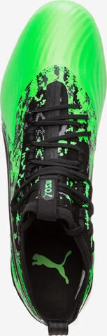 Chaussure de foot PUMA en vert