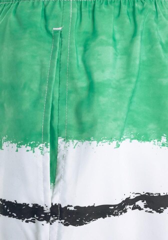 BUFFALO Board Shorts in Green