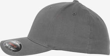 Cappello da baseball 'Brushed Twill' di Flexfit in grigio