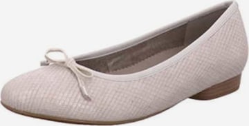 Jenny Ballet Flats in White: front