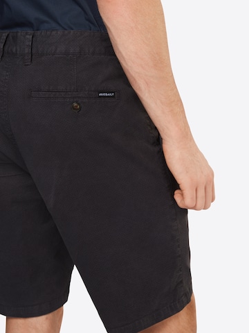 Iriedaily - regular Pantalón chino 'Love City' en negro