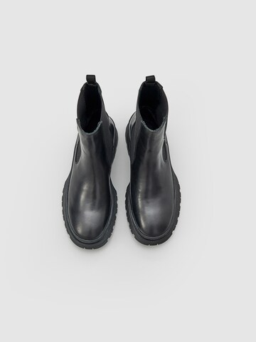 EDITED Chelsea Boots 'Maiga' in Black