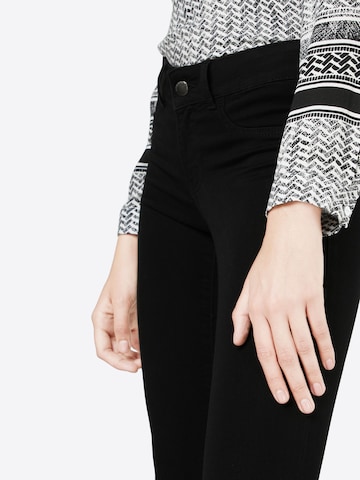 JDY Skinny Džínsy 'JDYSkinny Low Fano' - Čierna