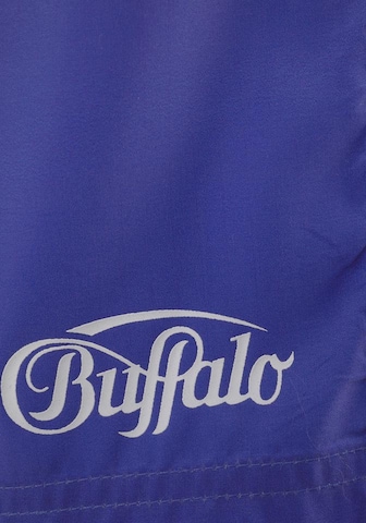 BUFFALO Loosefit Badeshorts in Blau