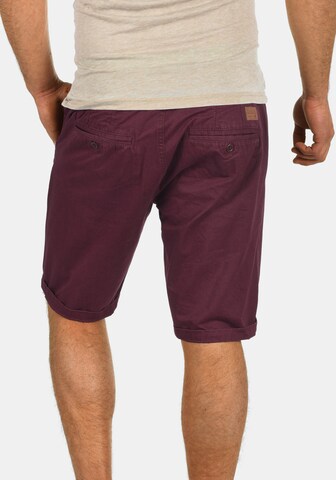 BLEND Regular Chinoshorts 'Sasuke' in Rot