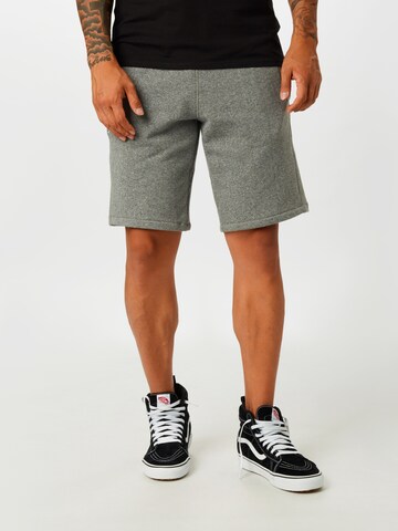 Superdry Regular Broek in Grijs: voorkant