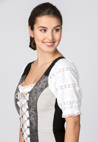 STOCKERPOINT Traditional Blouse in White