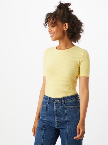 SISTERS POINT Μπλουζάκι 'Pro' σε κίτρινο: μπροστά