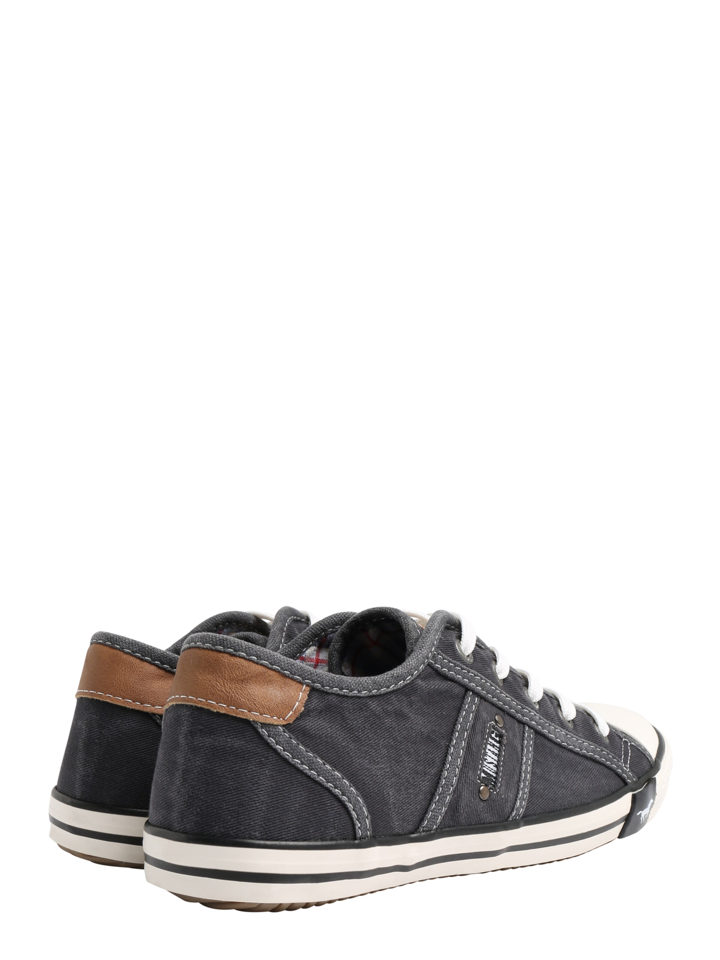 MUSTANG Σνίκερ χαμηλό σε μαύρο