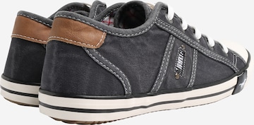 Sneaker low de la MUSTANG pe negru