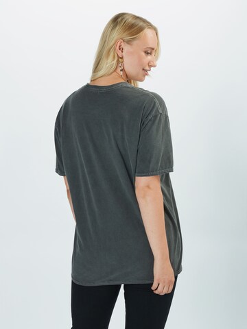 Missguided Plus T-Shirt in Grau