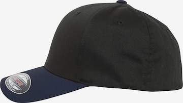 Șapcă de la Flexfit pe negru