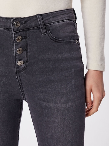 Hailys Slimfit Jeans 'Romina' in Grau