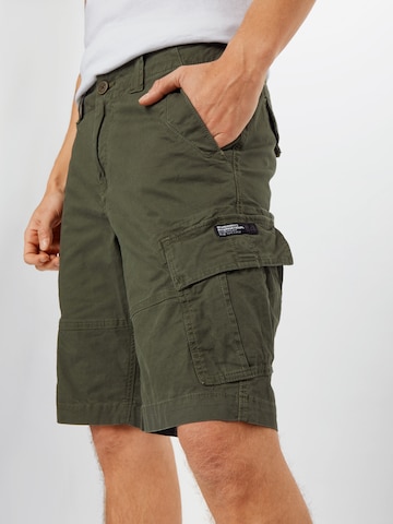 Regular Pantalon cargo Superdry en vert