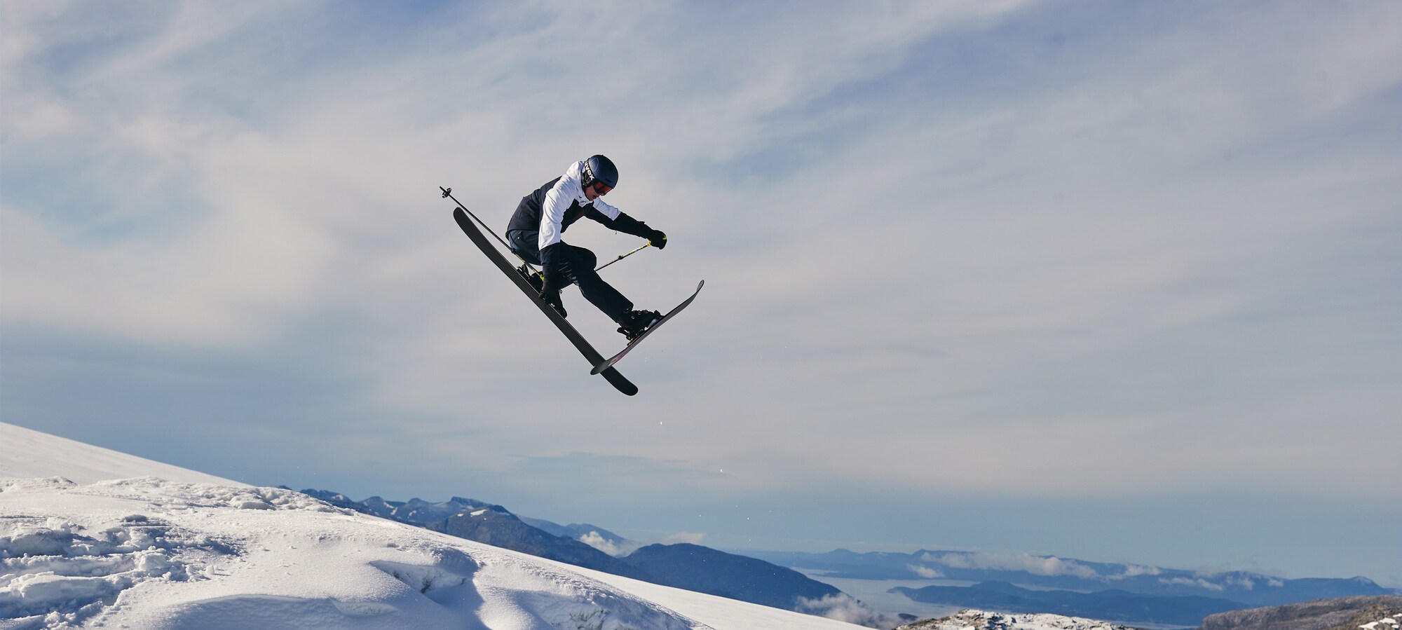 Everything for the slopes Ski & snowboard essentials