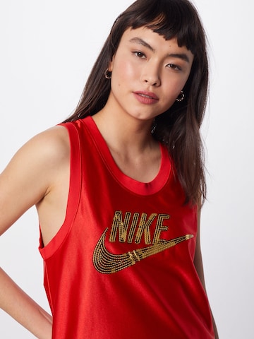 Nike Sportswear Top in Rot