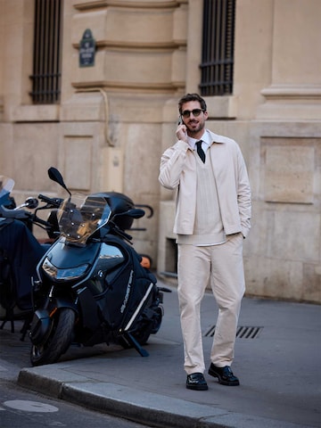 Beige Polo With Tie Look