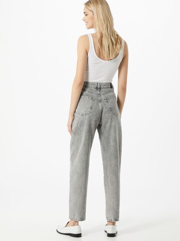 Mavi Loosefit Jeans 'Lola' in Grau