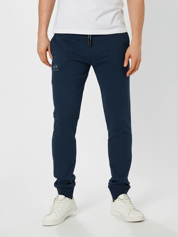 La Martina Tapered Broek 'CCMT03-FP059' in Blauw: voorkant