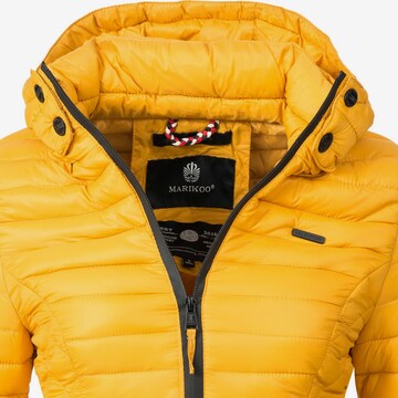 Veste mi-saison 'Samtpfote' MARIKOO en jaune