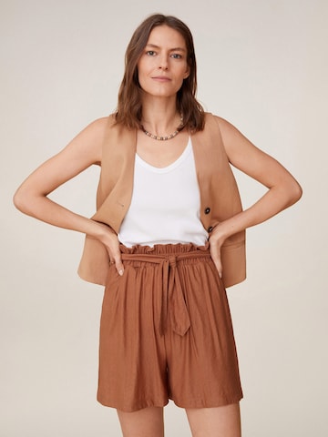 Loosefit Pantalon à pince 'Diamante' MANGO en marron