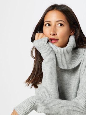 ABOUT YOU Oversize sveter 'Franka' - Sivá