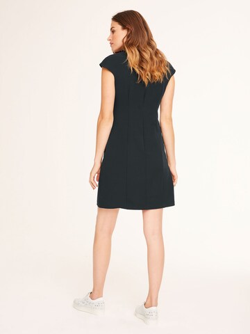 Rochie de la heine pe negru: spate