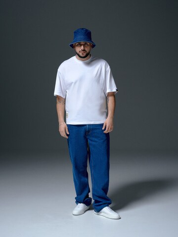 White Shirt and Hat Look