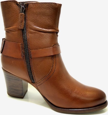 TAMARIS Ankle Boots in Brown