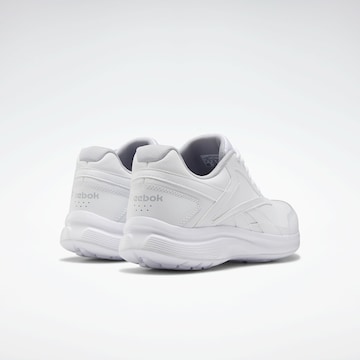 Baskets basses 'Walk Ultra 7 DMX Max' Reebok en blanc