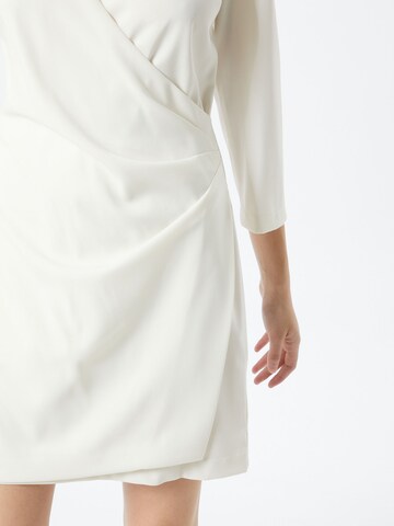 Robe PATRIZIA PEPE en blanc